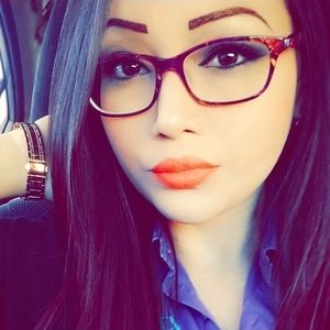 Meet your Posher, Roxanne